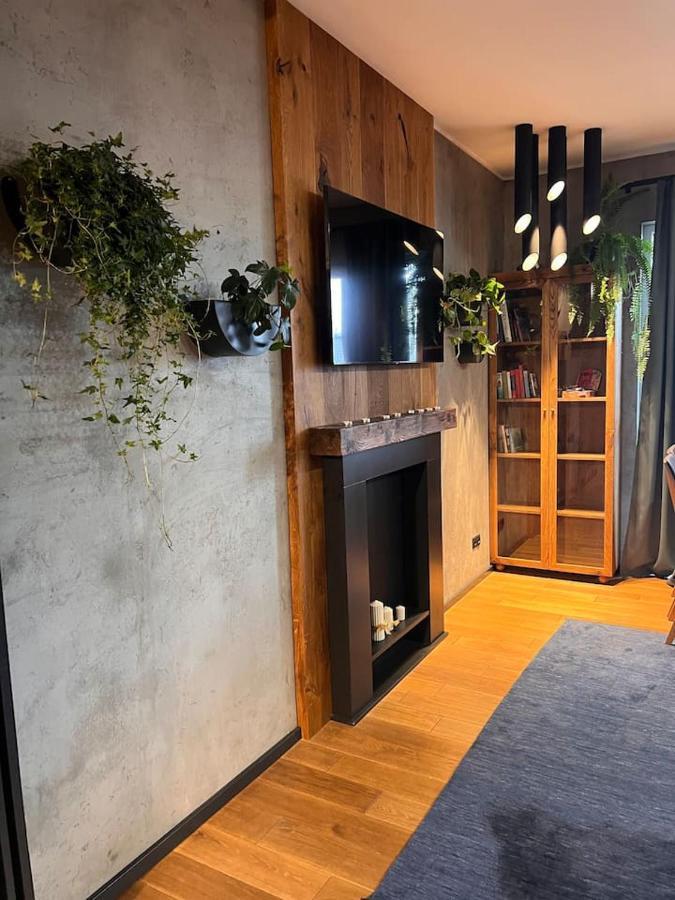 Ferienwohnung Lake Park Apartament With Free Parking Airport Netflix Warschau Exterior foto