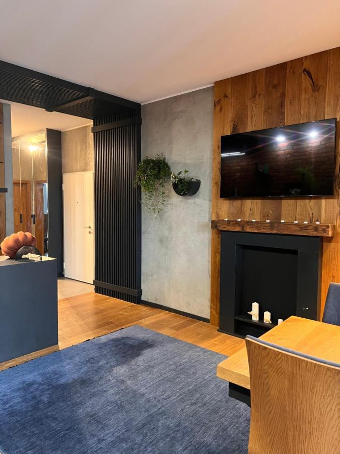 Ferienwohnung Lake Park Apartament With Free Parking Airport Netflix Warschau Exterior foto