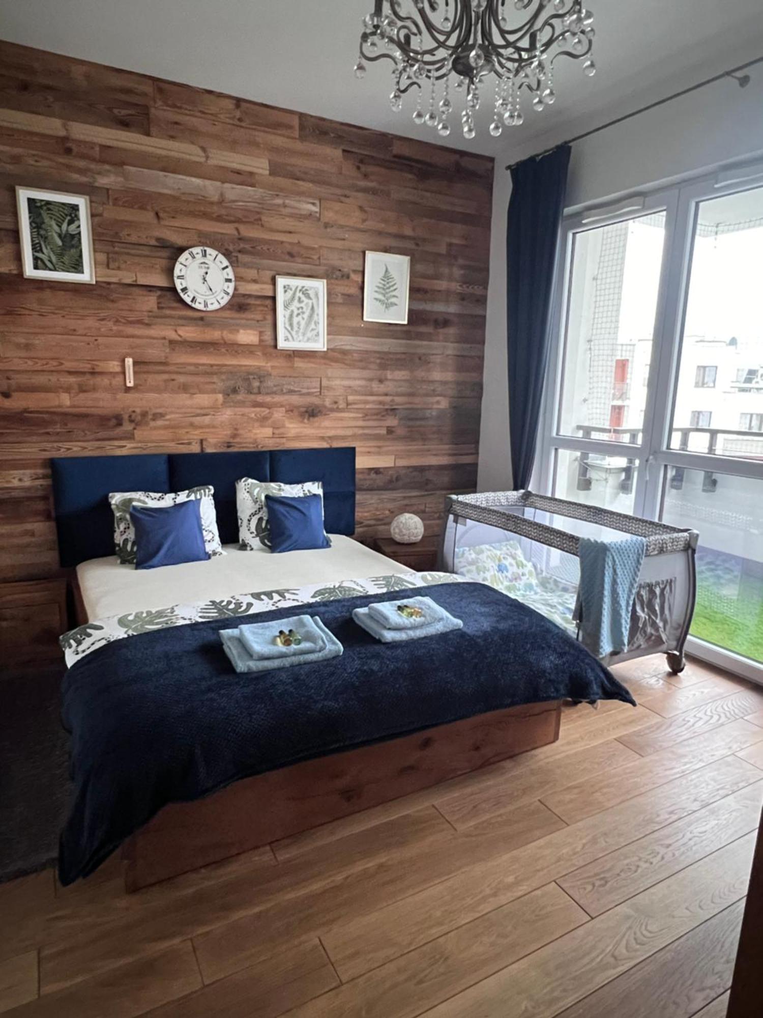 Ferienwohnung Lake Park Apartament With Free Parking Airport Netflix Warschau Exterior foto