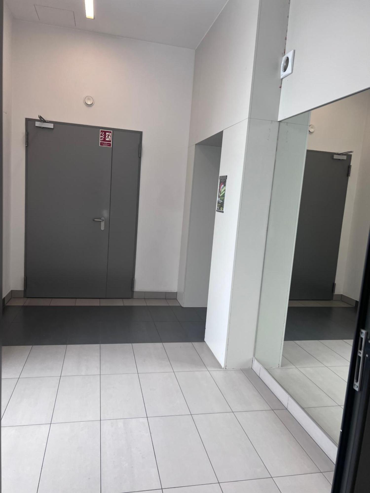 Ferienwohnung Lake Park Apartament With Free Parking Airport Netflix Warschau Exterior foto