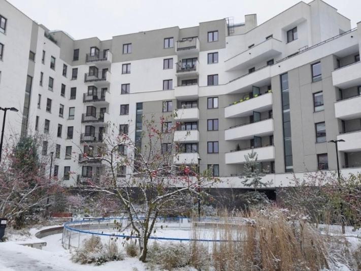 Ferienwohnung Lake Park Apartament With Free Parking Airport Netflix Warschau Exterior foto