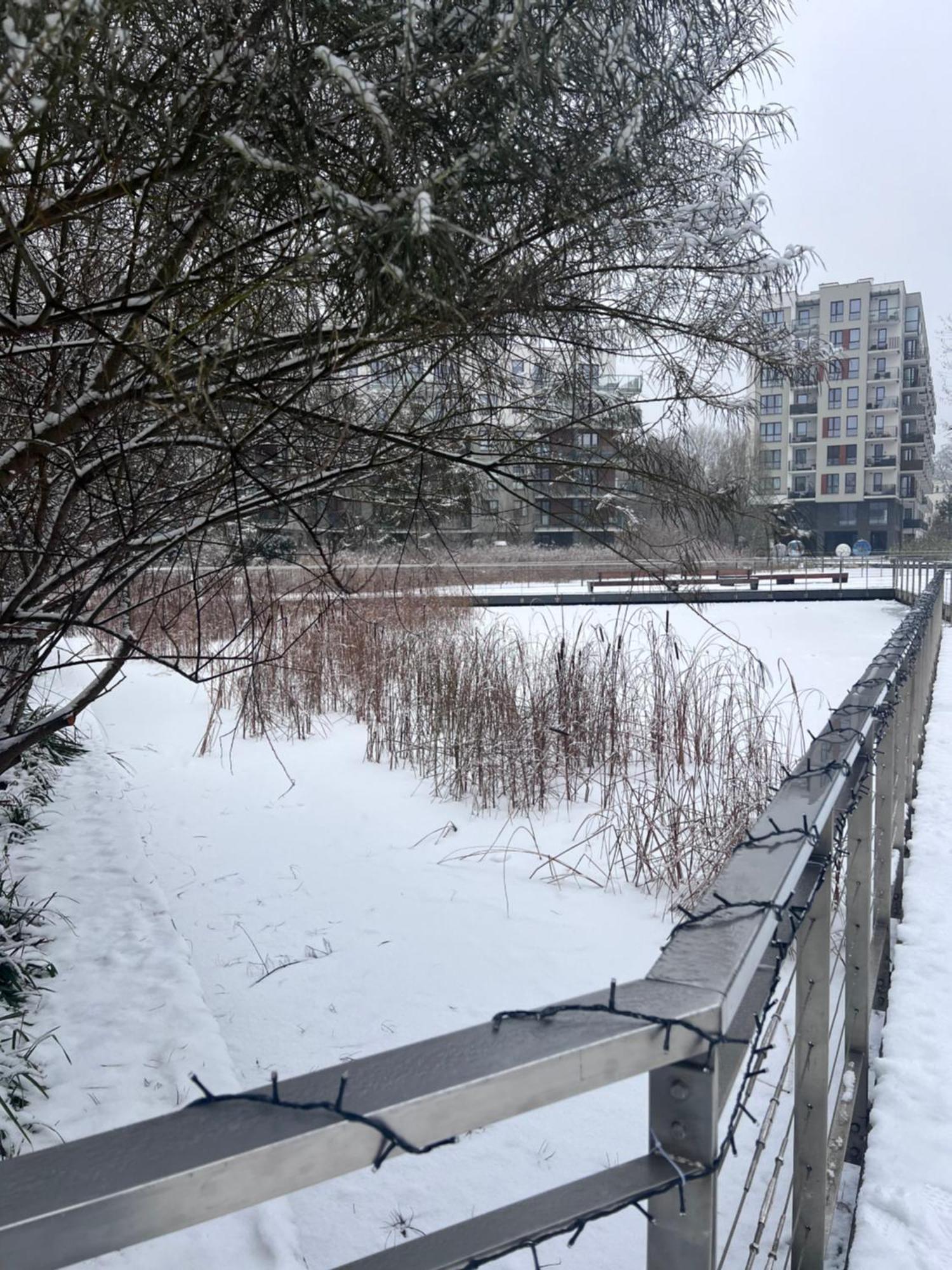 Ferienwohnung Lake Park Apartament With Free Parking Airport Netflix Warschau Exterior foto