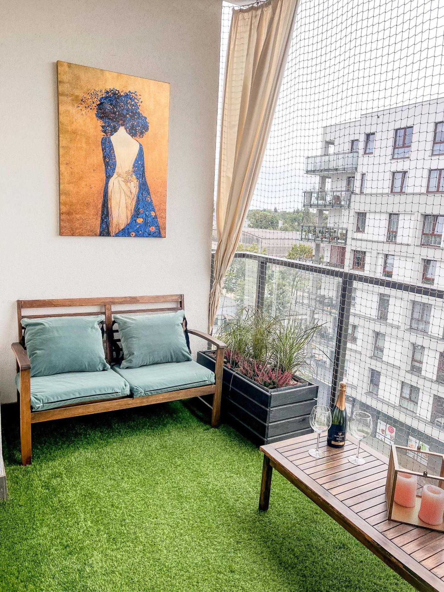 Ferienwohnung Lake Park Apartament With Free Parking Airport Netflix Warschau Exterior foto