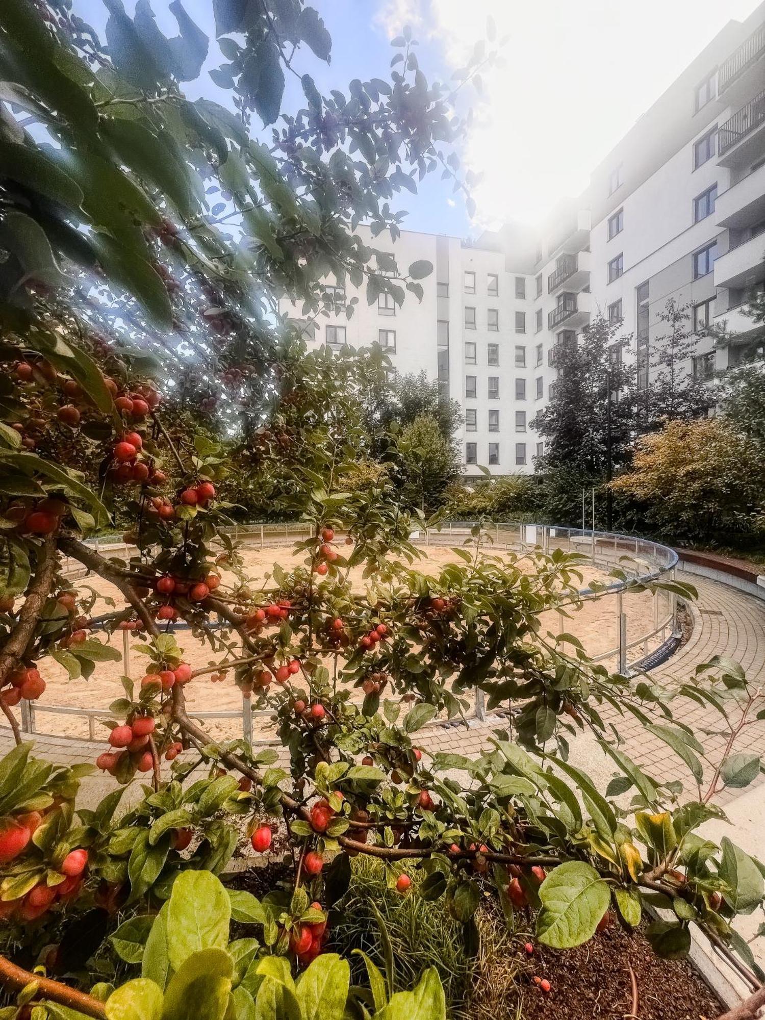 Ferienwohnung Lake Park Apartament With Free Parking Airport Netflix Warschau Exterior foto